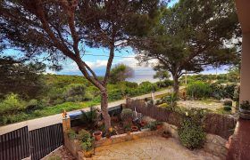 Chalet en venta con vistas al mar en Cala Llombards