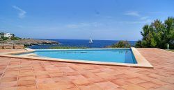 Amazing waterfront villa for sale in Cala D’Or