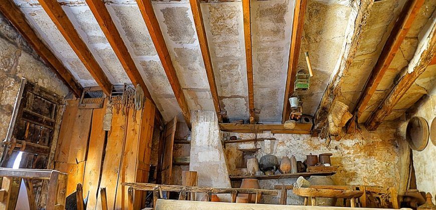 Casa de pueblo a reformar en venta en Llucmajor