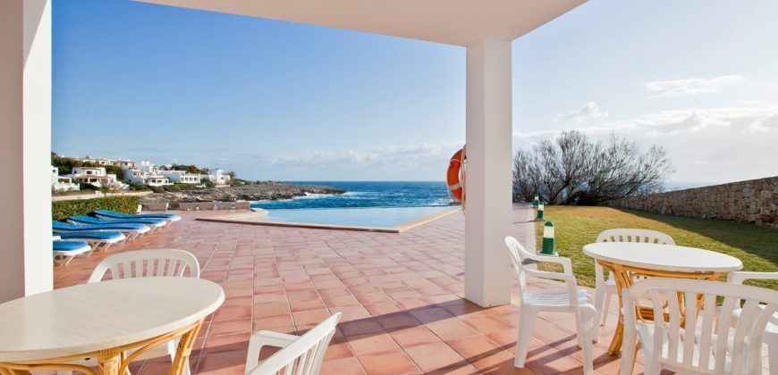 Amazing waterfront villa for sale in Cala D’Or