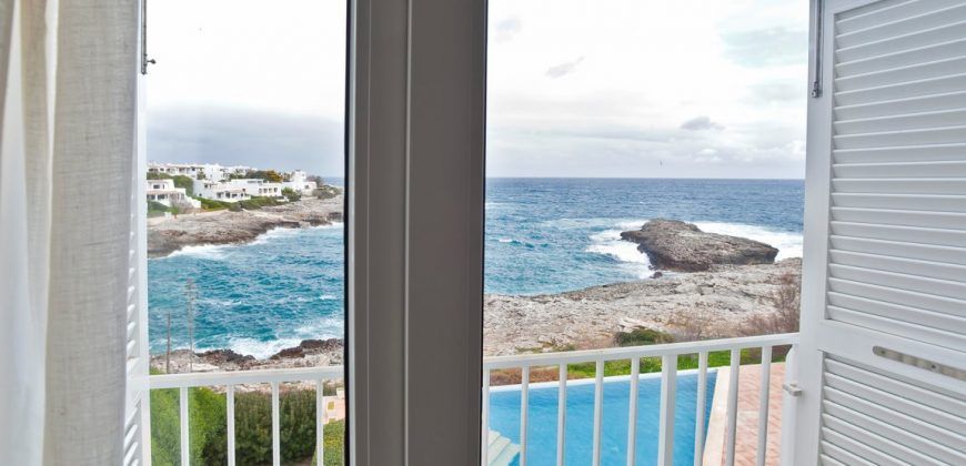 Amazing waterfront villa for sale in Cala D’Or