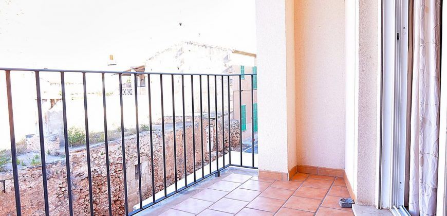 Amplio piso en alquiler con terraza en Campos