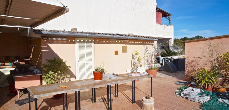 Commercial Property with Apartment in Colonia de Sant Jordi