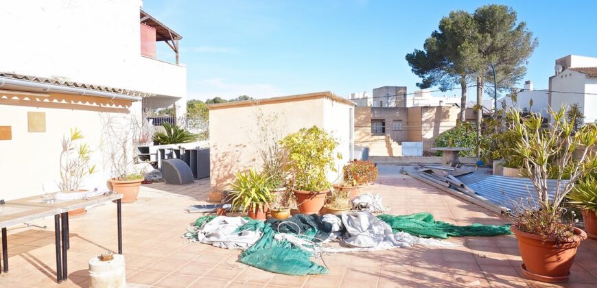 Commercial Property with Apartment in Colonia de Sant Jordi