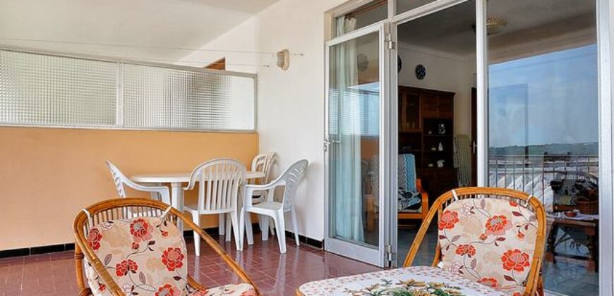 Piso en alquiler con terraza y vistas a 300 m de la playa en la Colonia de Sant Jordi