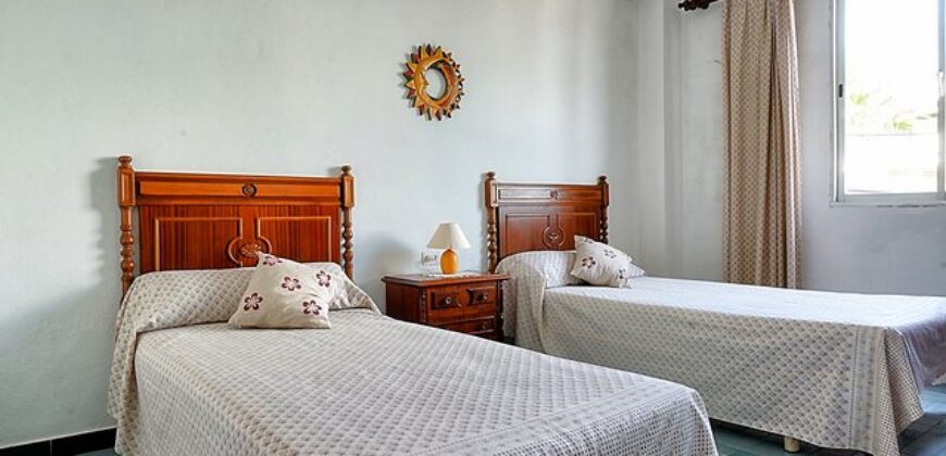 Piso en alquiler con terraza y vistas a 300 m de la playa en la Colonia de Sant Jordi