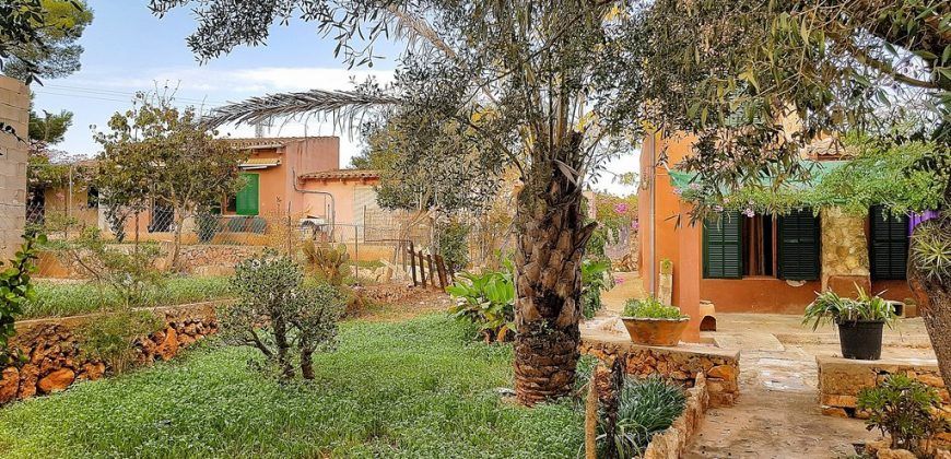 Villa for sale next to Cala Mondrago beach