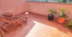 Casa en venta en Cala Llombards con terrazas y junto al mar