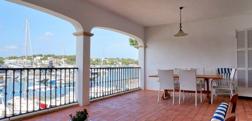 Piso en alquiler en primera línea con preciosas vistas al mar en Portopetro