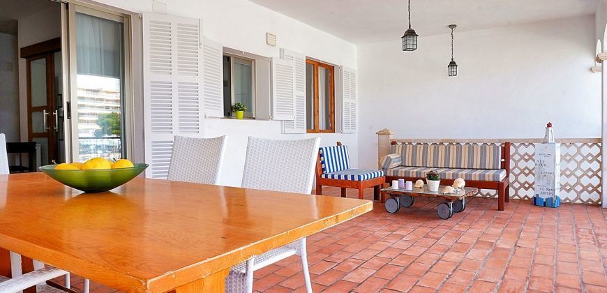 Piso en alquiler en primera línea con preciosas vistas al mar en Portopetro
