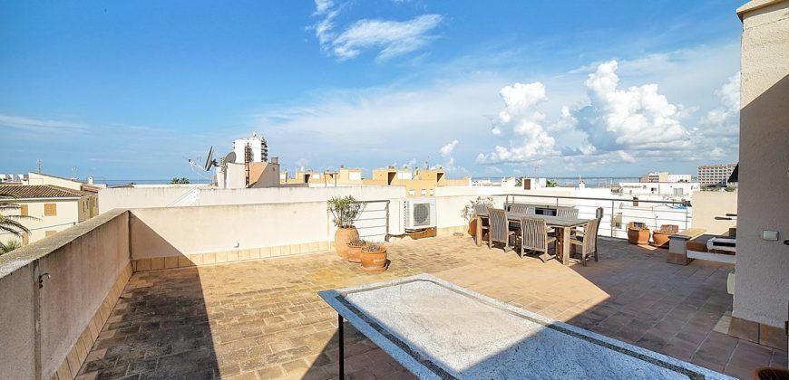 Pemthouse for sale with sea views and a superb terrace in Colonia de Sant Jordi
