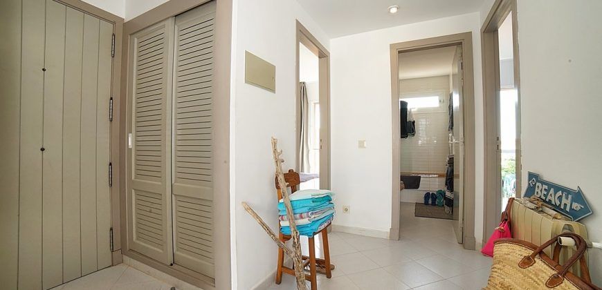 Pemthouse for sale with sea views and a superb terrace in Colonia de Sant Jordi