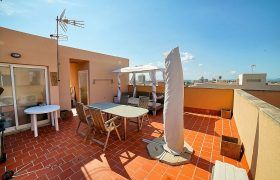 Piso en venta con terrazas y vistas al mar en Colonia de Sant Jordi