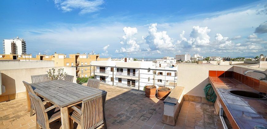 Pemthouse for sale with sea views and a superb terrace in Colonia de Sant Jordi