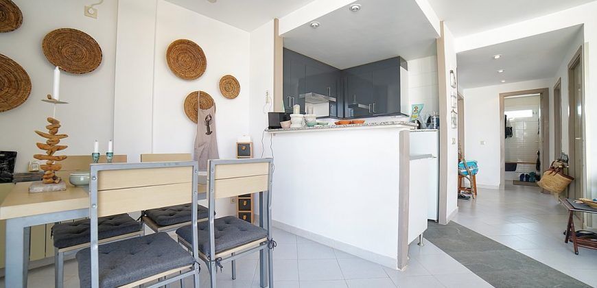 Pemthouse for sale with sea views and a superb terrace in Colonia de Sant Jordi