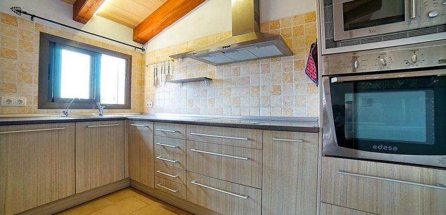 Lovely country house to rent with swimming pool in Ses Salines