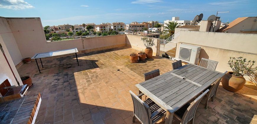 Pemthouse for sale with sea views and a superb terrace in Colonia de Sant Jordi