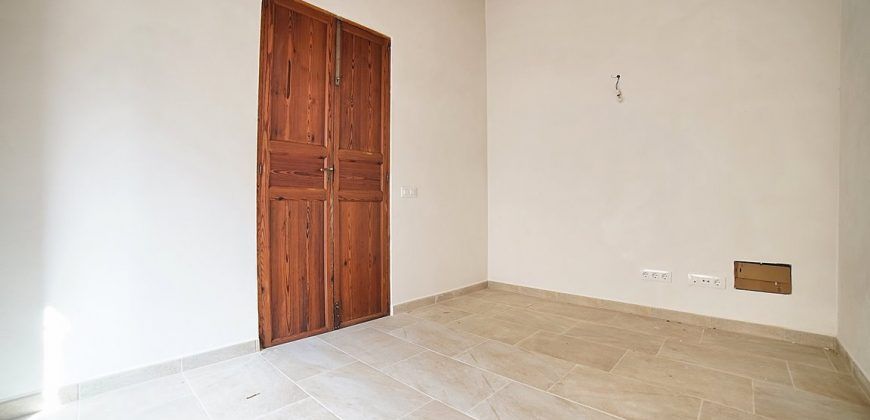 Casa de pueblo en alquiler con patio y completamente reformada en Ses Salines