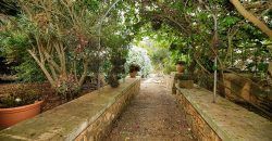 Encantadora casa de pueblo con jardín en alquiler en Es Llombards