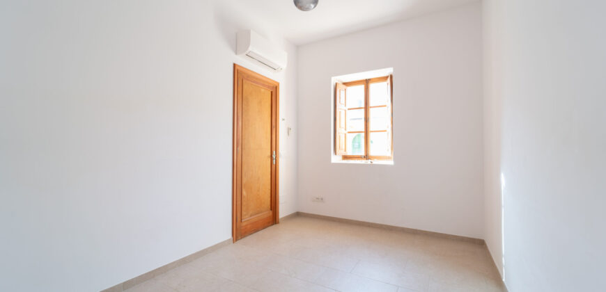 Townhouse to rent in Ses Salines with 4 bedrooms, 2 bathrooms and two large terraces