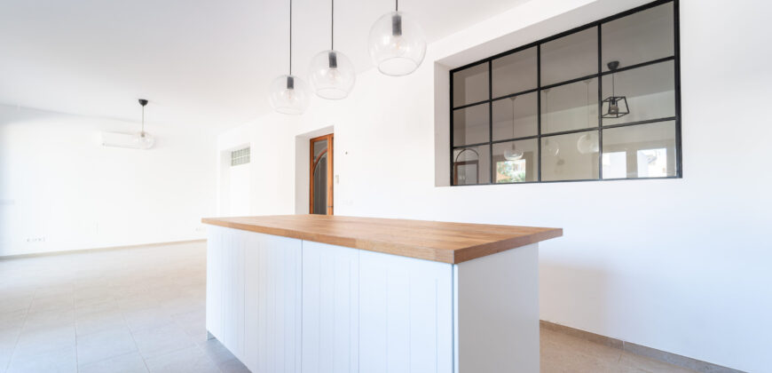 Townhouse to rent in Ses Salines with 4 bedrooms, 2 bathrooms and two large terraces