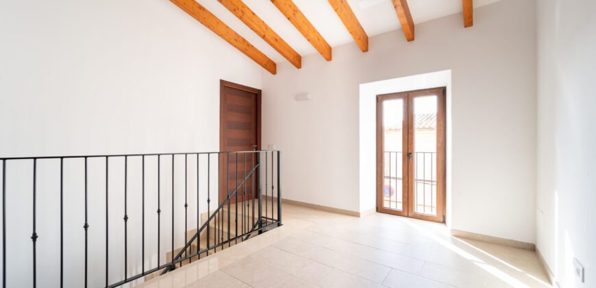Townhouse to rent in Ses Salines with 4 bedrooms, 2 bathrooms and two large terraces