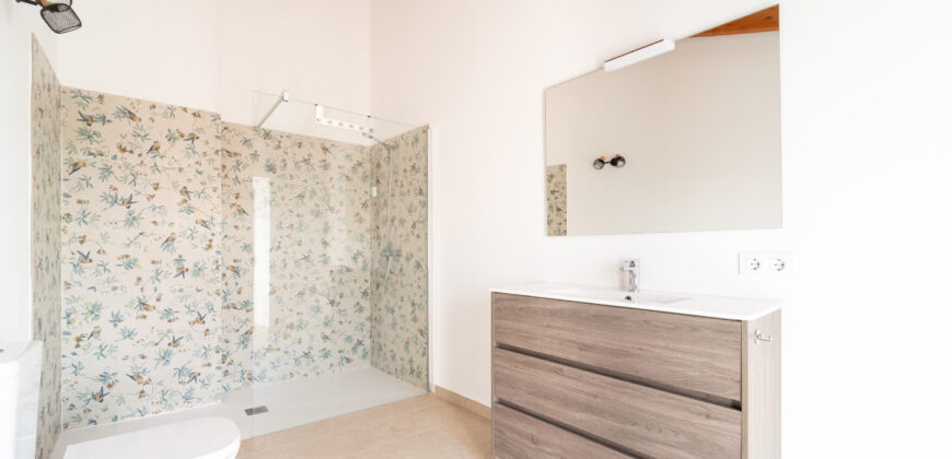 Townhouse to rent in Ses Salines with 4 bedrooms, 2 bathrooms and two large terraces