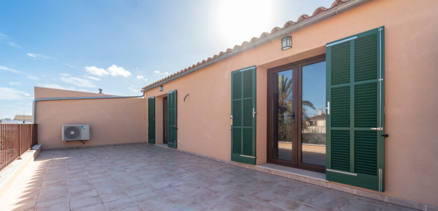 Townhouse to rent in Ses Salines with 4 bedrooms, 2 bathrooms and two large terraces