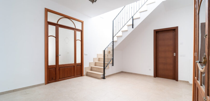 Townhouse to rent in Ses Salines with 4 bedrooms, 2 bathrooms and two large terraces
