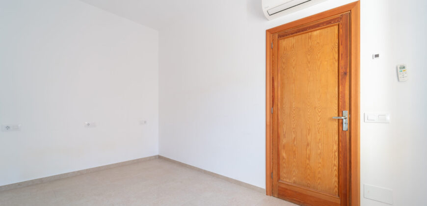 Townhouse to rent in Ses Salines with 4 bedrooms, 2 bathrooms and two large terraces