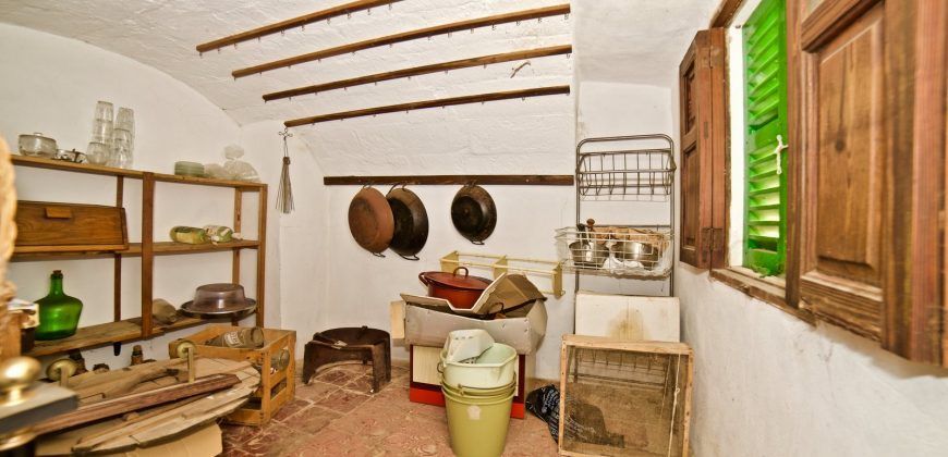 Spacious town house for sale in Llucmajor