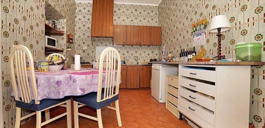 Amplia casa de pueblo con jardín en venta en Ses Salines