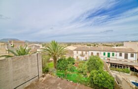 Furnished Apartment with Terrace & Mountain Views for Rent in Montuïri