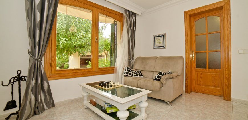 Casa de campo en venta en Buñola con piscina.