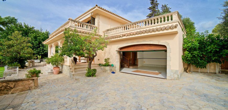 Casa de campo en venta en Buñola con piscina.