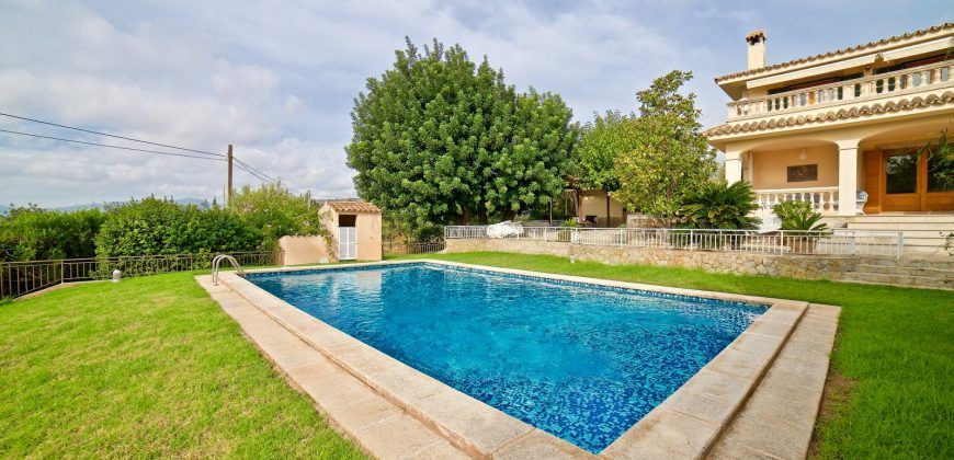 Casa de campo en venta en Buñola con piscina.