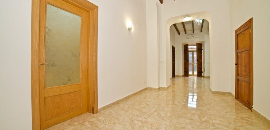 Casa de pueblo con jardín y garaje en alquiler en Santanyí