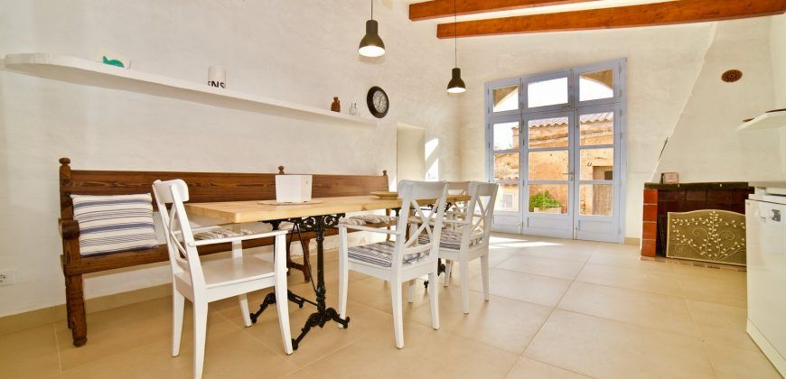 Renoviertes Dorfhaus mit Garten und Meerblick zur Miete in Ses Salines