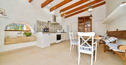 Renoviertes Dorfhaus mit Garten und Meerblick zur Miete in Ses Salines