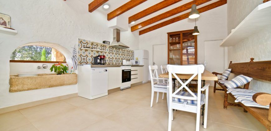 Renoviertes Dorfhaus mit Garten und Meerblick zur Miete in Ses Salines