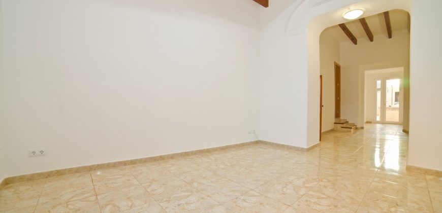 Casa de pueblo con jardín y garaje en alquiler en Santanyí