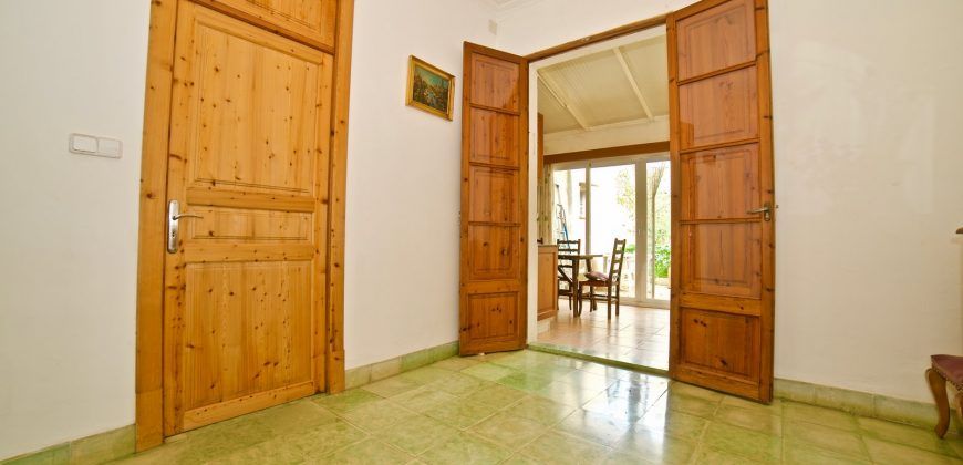 Casa de pueblo en alquiler con jardín y terrazas en Campos