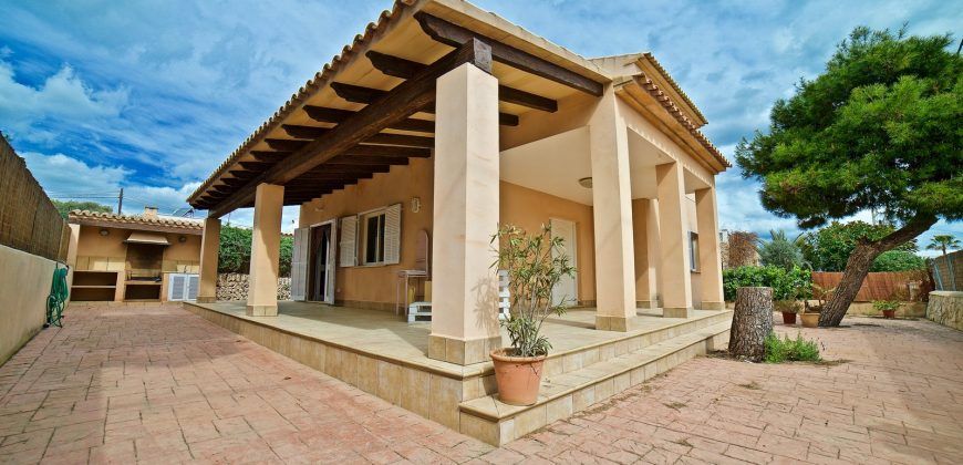 Chalet en Cala Llombards con una excelente ubicación
