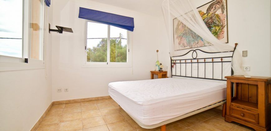Chalet en Cala Llombards con una excelente ubicación