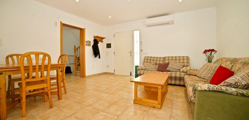 Chalet en Cala Llombards con una excelente ubicación