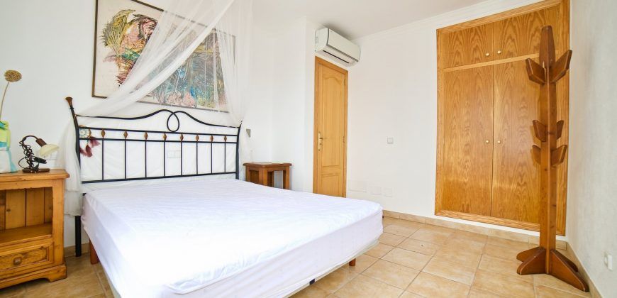 Chalet en Cala Llombards con una excelente ubicación