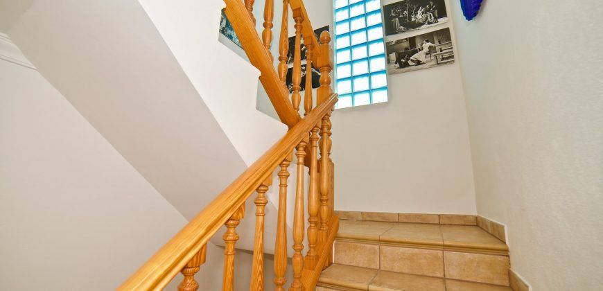 Chalet en Cala Llombards con una excelente ubicación
