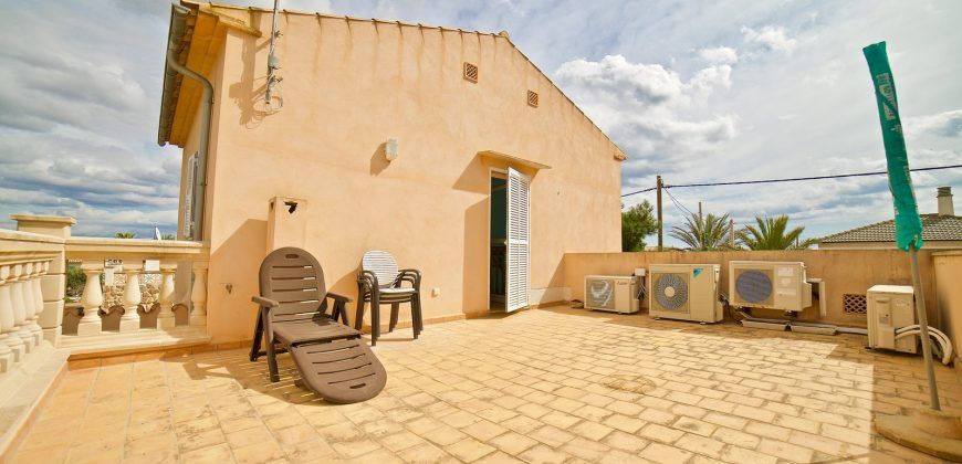 Chalet en Cala Llombards con una excelente ubicación