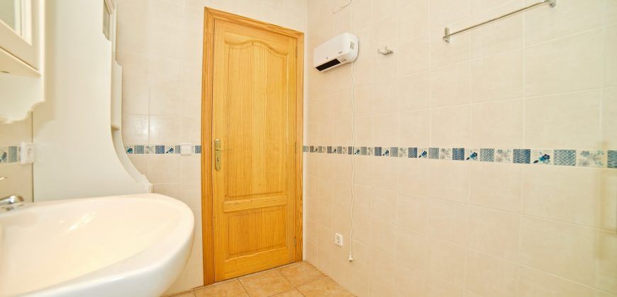 Chalet en Cala Llombards con una excelente ubicación