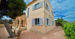 Chalet en Cala Llombards con una excelente ubicación